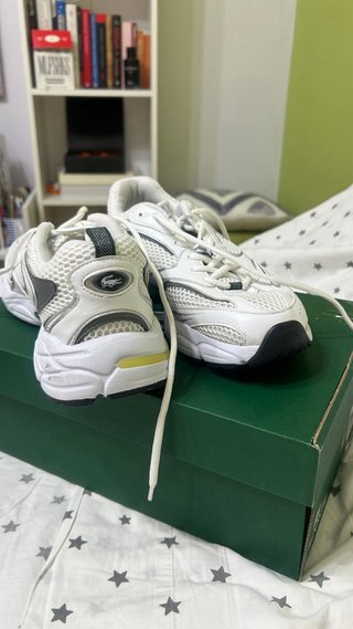 Zapatillas Lacoste Chunky Blancas y Plateadas