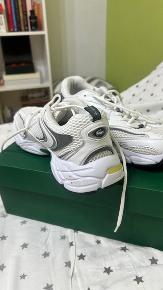 Zapatillas Lacoste Chunky Blancas y Plateadas