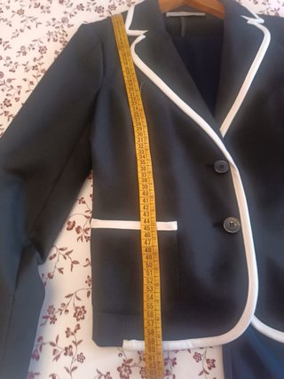 Americana Zara Basic Negra y Blanca