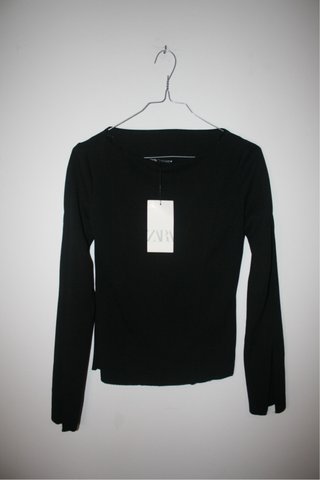 Top negro Zara manga larga