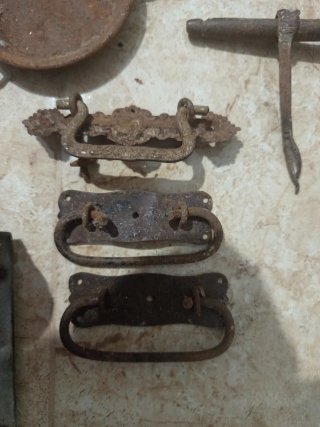 Lote de objetos antiguos.