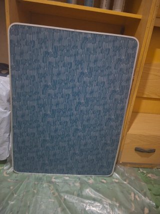 Mesa plegable azul y gris