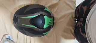 Casco MT negro y verde