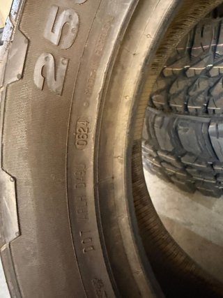 Neumático Continental 4x4 Contact 255/50R19 107V