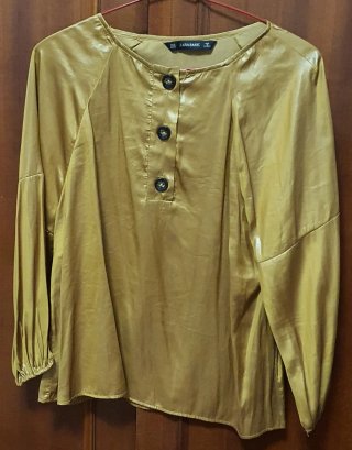 Blusa Zara Basic dorada