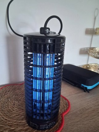 Lámpara mata mosquitos eléctrica