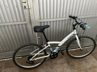Bicicleta infantil blanca