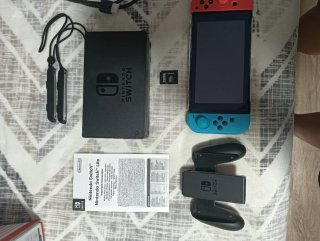 Nintendo Switch Azul y Rojo