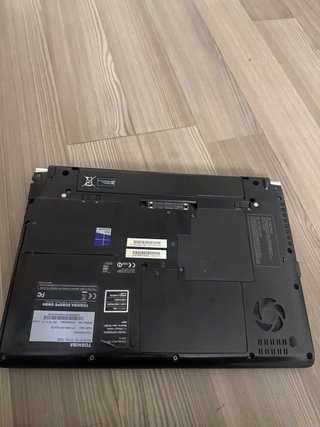 Ordenador portátil Toshiba negro