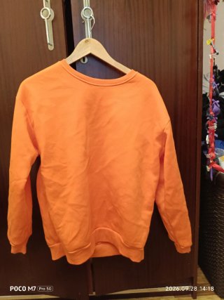 Sudadera naranja básica sin capucha