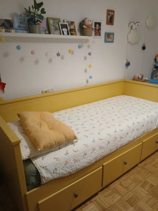 Diván Ikea con 2 colchones