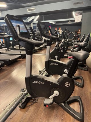Bicicleta Estática Life Fitness PCS Discover