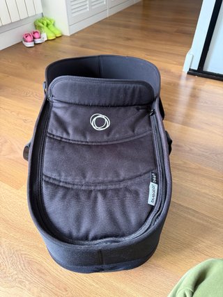 Capazo Bugaboo Bee 5 (30€) + 2sacos invierno (60€)