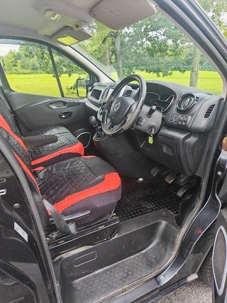 Opel Vivaro 1.6 CDTI deportivo Camperizada