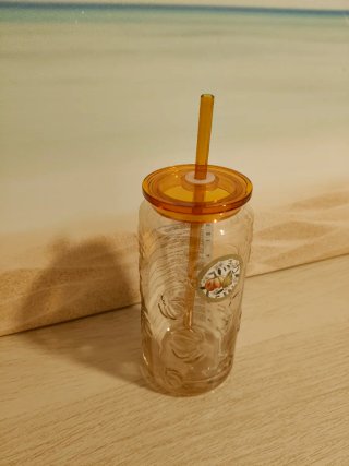Vaso de cristal con tapa y pajita
