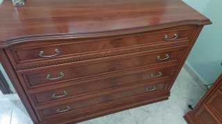 Cómoda de madera clásica