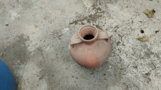 Cántaro de terracota con asas