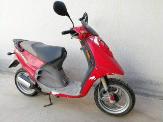 DERBI Hunter 50cc Scooter Roja DERBI Hunter