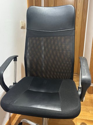 Silla de oficina ergonómica negra