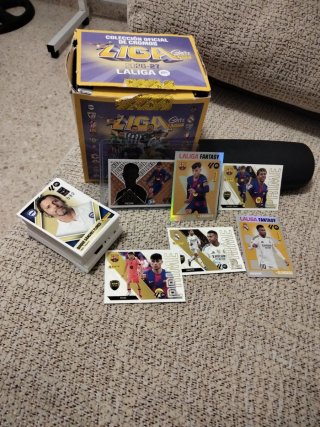Lote d  cromos Liga Este 1 ,2 edición yStiker pedr