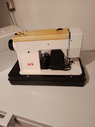 Máquina de coser Alfa
