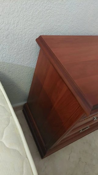 Set de 2 Mesillas de Noche de Madera