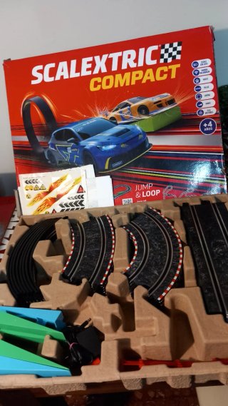 Scalextric Compact 1:43 circuito Completo