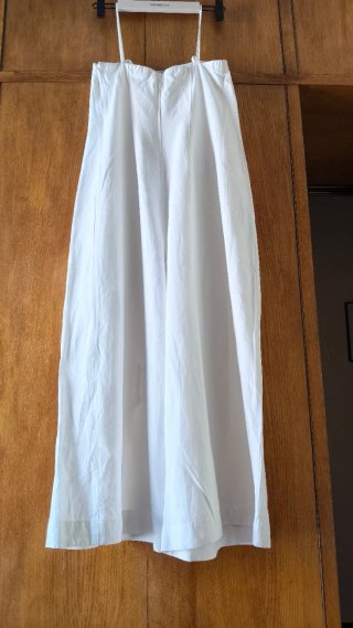 Mono de mujer blanco