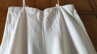 Mono de mujer blanco