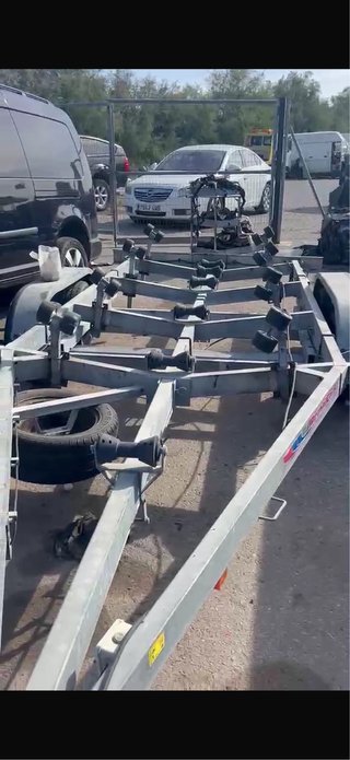 Remolque para barco de 7 metros