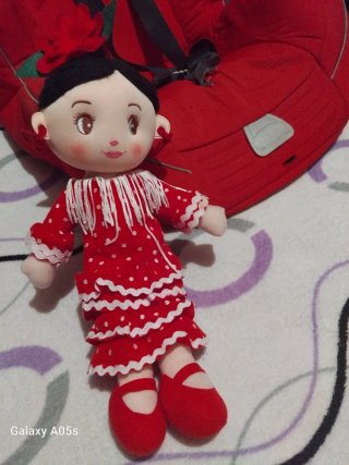 Muñeca flamenca vestido rojo lunares