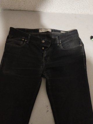 Pantalones vaqueros Guess negros
