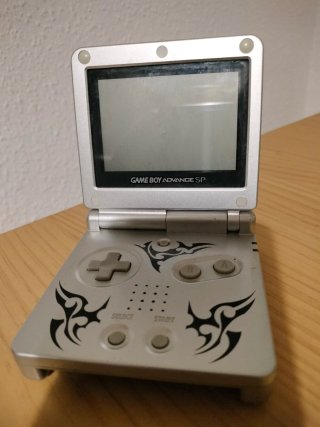 Game Boy Advance SP Edición Tribal Plata
