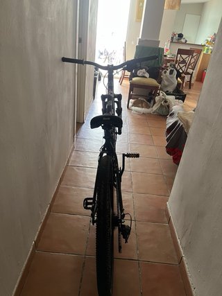 Bicicleta Montaña Negra Ruedas Moradas