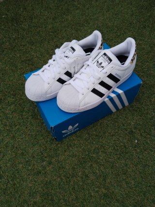 Zapatillas Adidas Superstar Blancas y Negras