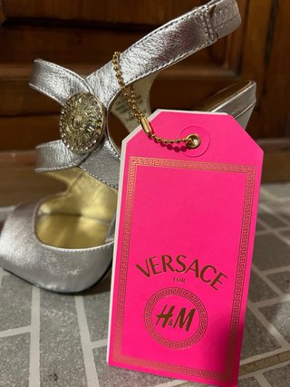 Sandalias Versace x H&M
