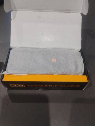 Móvil JCB Tradesman 4 Rugged