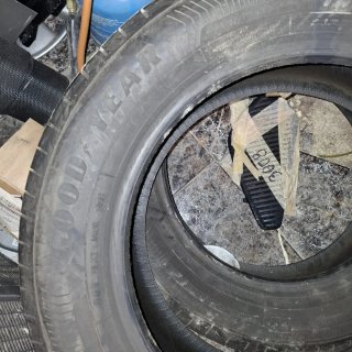 2 Neumáticos Goodyear 215/60/17 96H