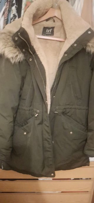 Abrigo Zara verde militar forro polar