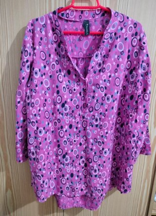 Blusa Estampada Morada Talla 42