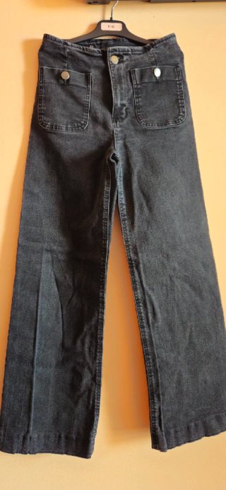 Pantalón vaquero Stradivarius