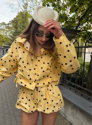 Chaqueta de Lunares con Frunces