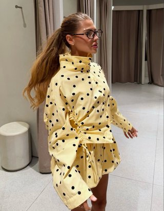 Chaqueta de Lunares con Frunces