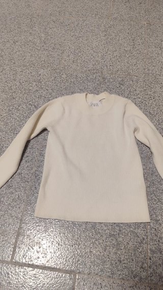 Jersey Zara de canalé color crema