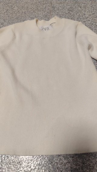 Jersey Zara de canalé color crema