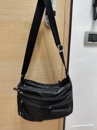 Borsa a tracolla multitasche nera
