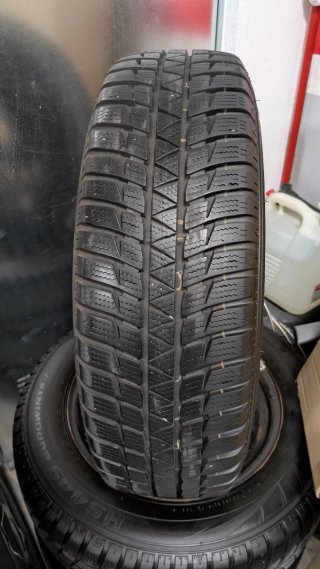 Neumáticos de invierno y tapacubos VW