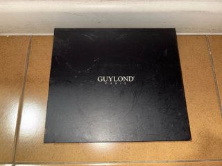 Estuche de maquillaje GUYLOND negro