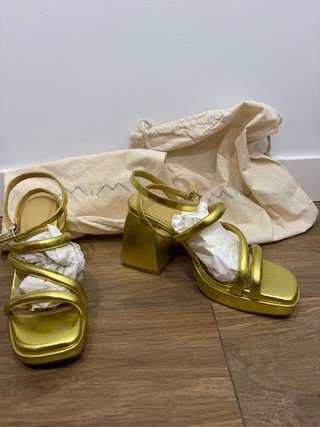 Sandalias MiM doradas tacón 10cm talla 37