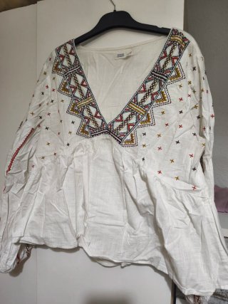 Blusa bordada Springfield blanca
